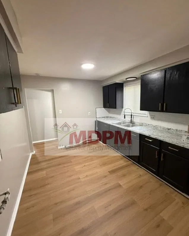 3 bed, 1011 sqft, $1,350 — Photo 3