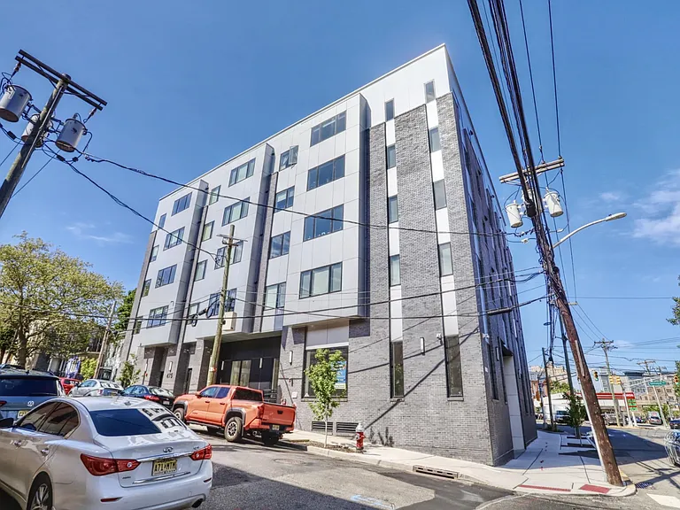 475 Communipaw Ave #409 — Photo 36