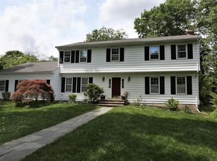 33 Berkshire Dr, Princeton Junction, NJ 08550