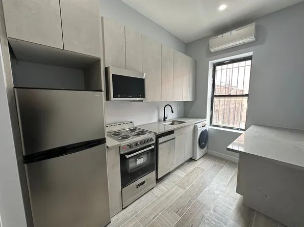 1413 Kings Highway image 1 of 10