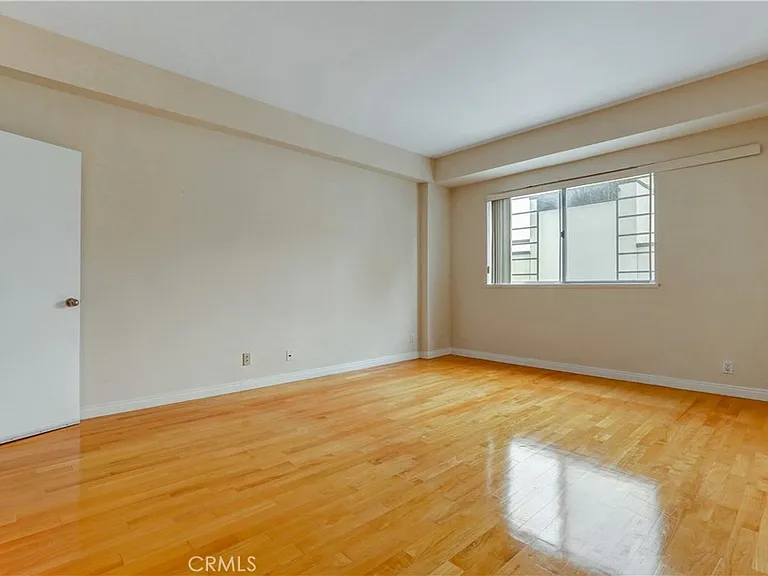 10787 Wilshire Blvd #802 — Photo 24