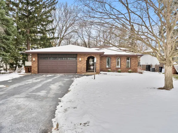 8545 Candlelight Dr W, Willow Springs, IL 60480