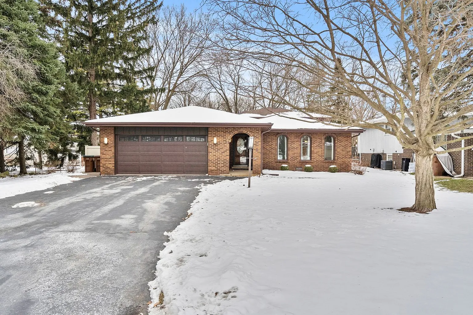 8545 Candlelight Dr W photo 1