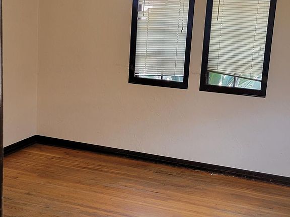 2nd image of 220 Fig Ave