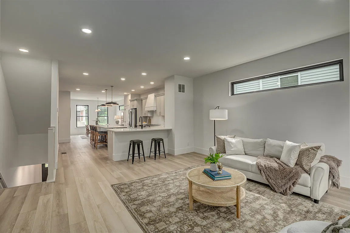 3 bed, 2322 sqft, $3,750 — Photo 4