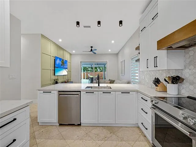 16744 NW 12th Ct — Photo 20