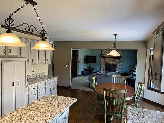 Kitchen & Dinette