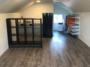 461 S 10th St #B, Independence, OR 97351