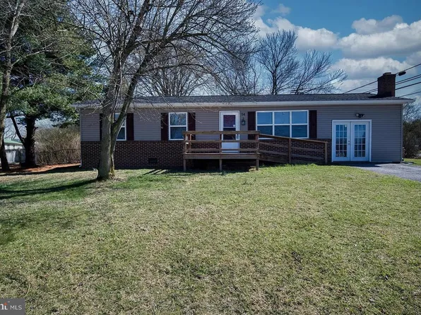 14 Merlin Dr, Inwood, WV 25428