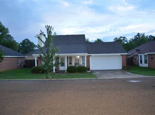 205 Sunchase Dr, Brandon, MS 39042