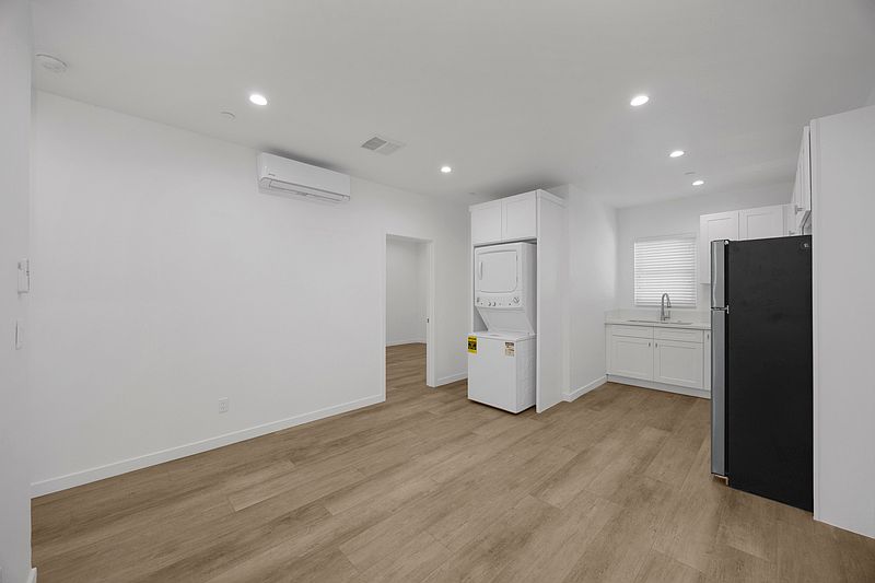 1st image of 308 N Catalina Ave #3