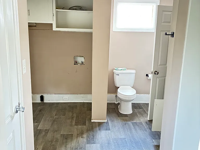6306 Wall St — Photo 10