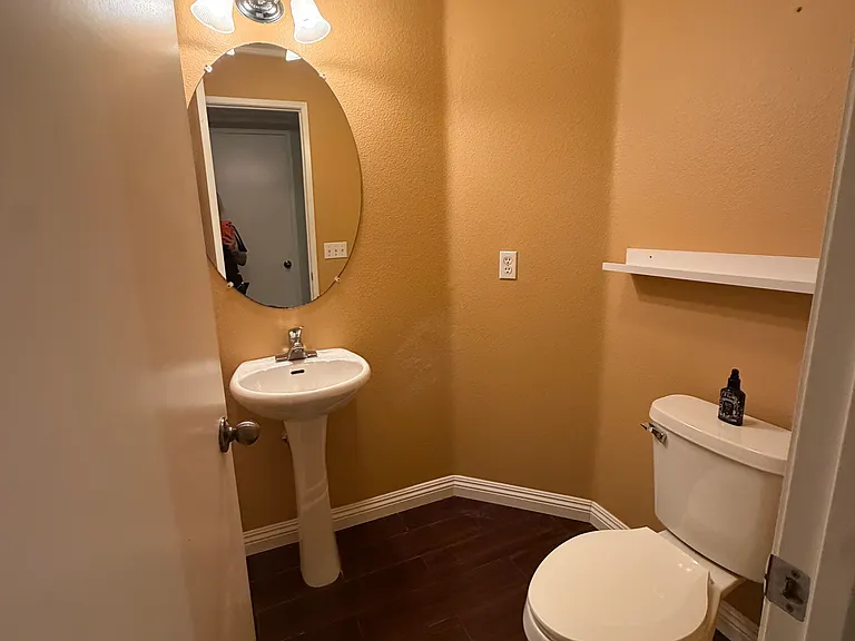 Guest bathroom.