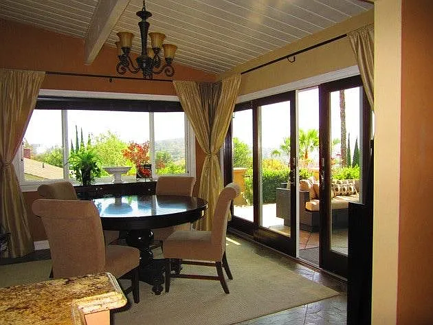 Very Open and Airy House! Slate, wood and carpet floors