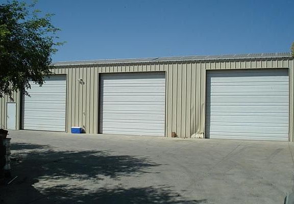 4th image of 2518 E Emerald Ave
