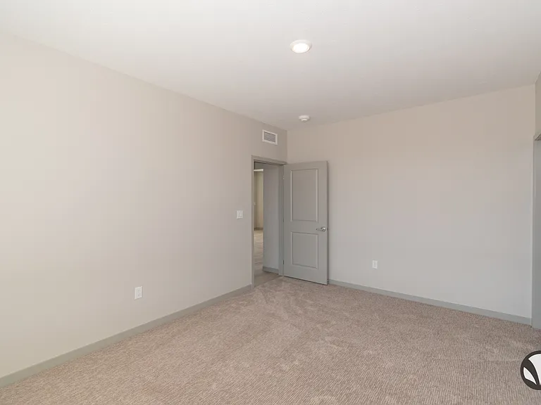 Chateau at Yankee Hill Apartments — Photo 107