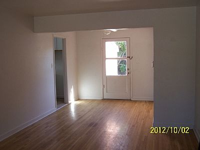 2nd image of 1548 E Worth St