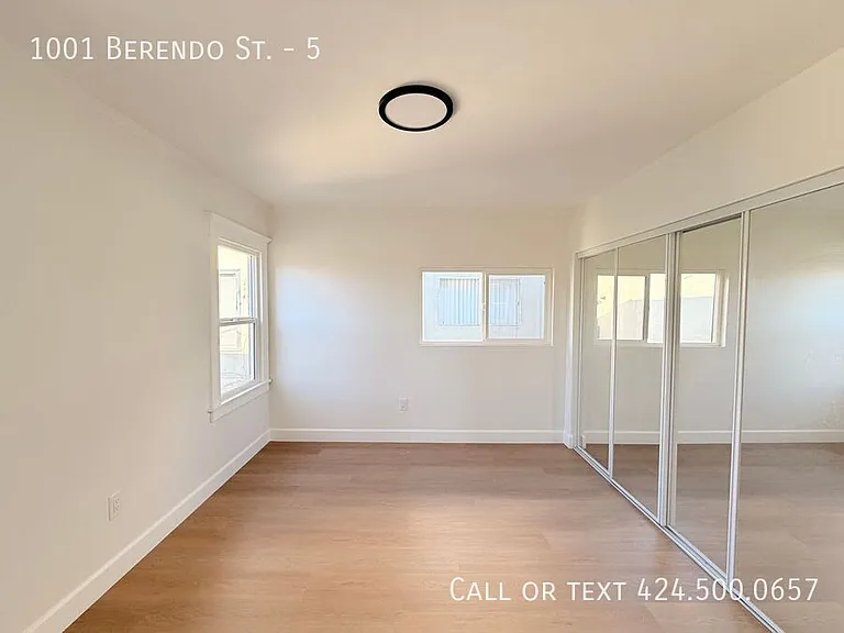 1001 N Berendo St #5 — Photo 15