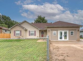 1422 W Macon St, Carthage, MO 64836
