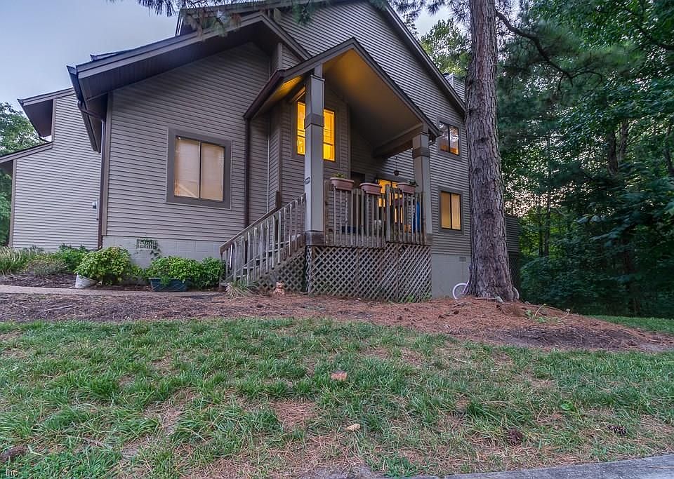 1st image of 233 Bridgewater Dr