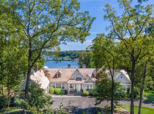 275 Southdown Rd, Lloyd Harbor, NY 11743