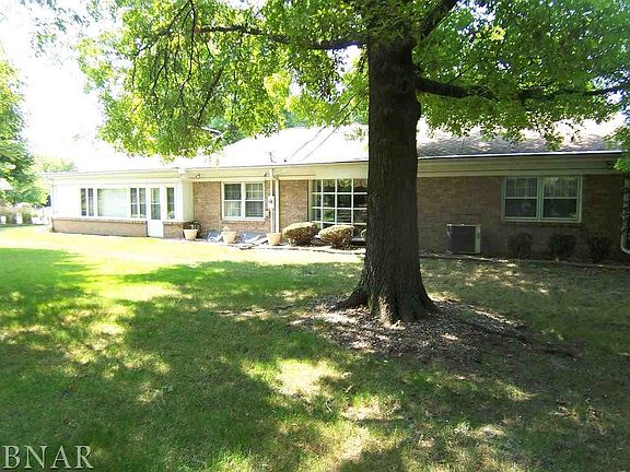 4th image of 220 Fleetwood Dr