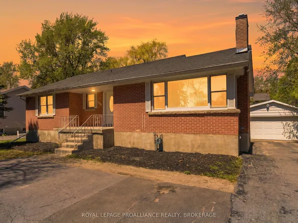 1101 Johnson St, Kingston, ON K7M 2N6