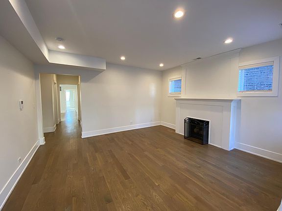 4th image of 4930 N Washtenaw Ave #1