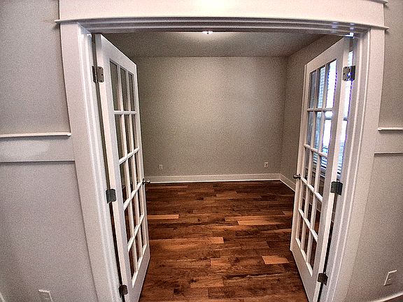 3rd image of 819 Beamon Dr