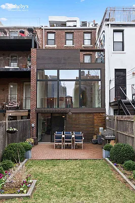 Sold by Sotheby's International Realty | media 14