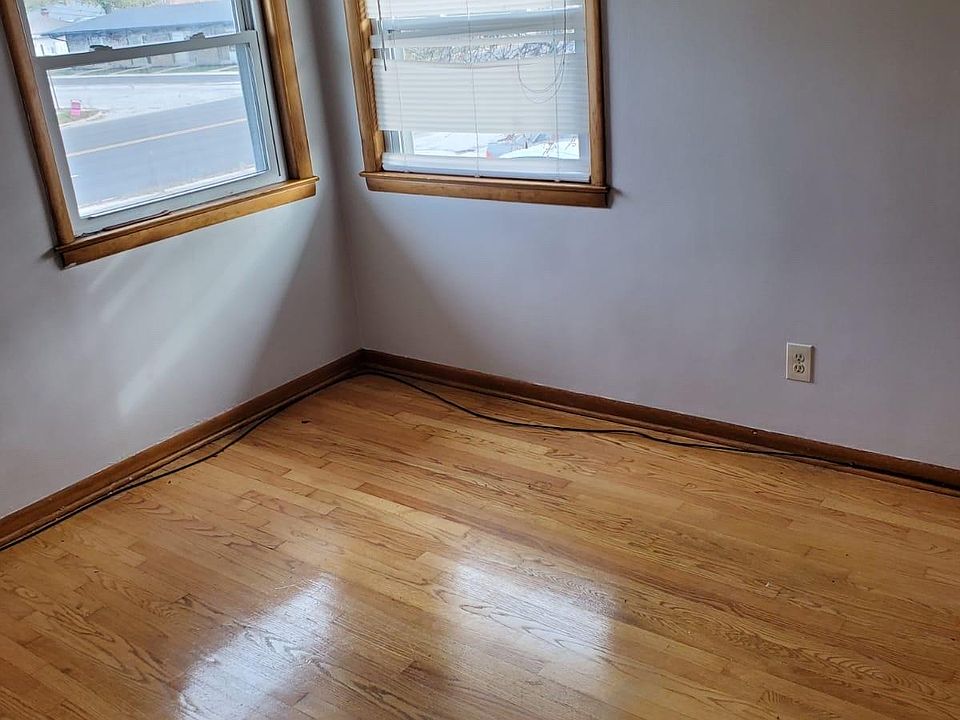 2nd image of 18446 Torrence Ave APT 2E