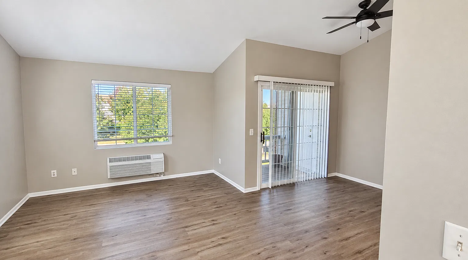 2 bed, 1150 sqft, $2,050 — Photo 3