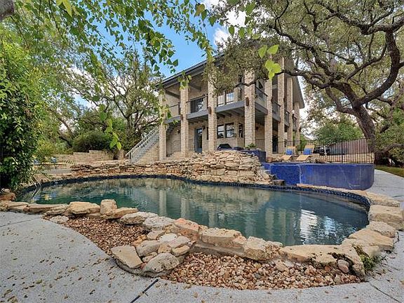 2nd image of 105 Yacht Ct