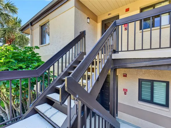 2691 Sabal Springs Cir APT 201, Clearwater, FL 33761