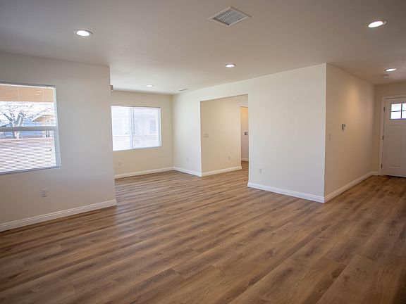 4th image of 1429 W Avenue H9