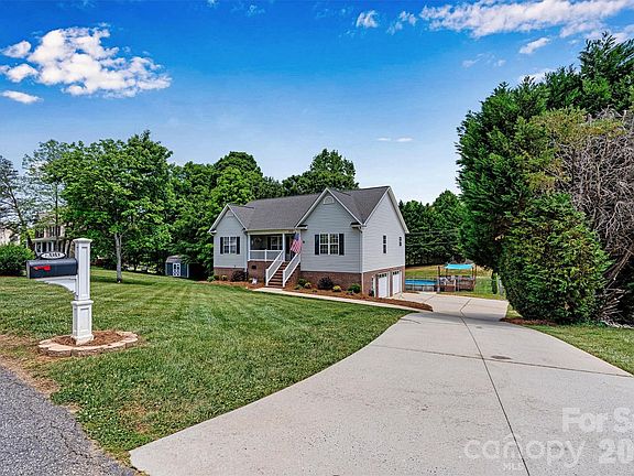 5th image of 3353 48th Avenue Ln NE