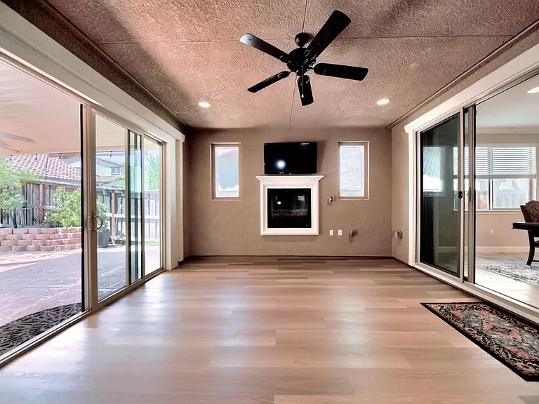 1734 Cranbrook Ct — Photo 18