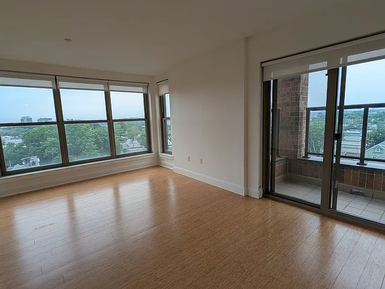 90 Malvern St #Penthouse 604 — Photo 10