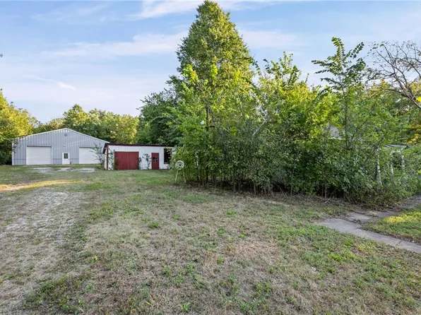 39041 Railroad Ave, Osawatomie, KS 66064