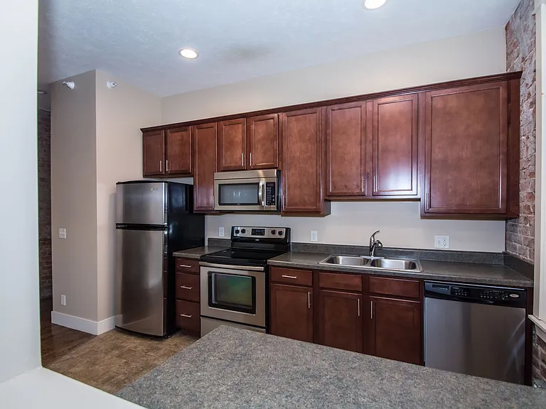 804 Park Ave — Photo 13