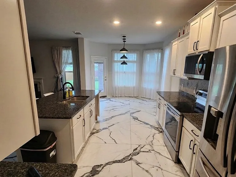 904 Garden Green Dr — Photo 5