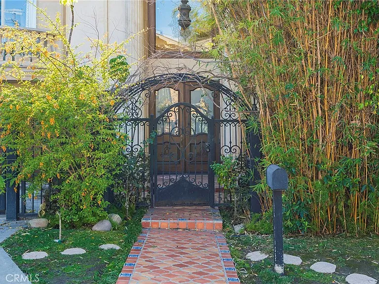 3259 Malcolm Ave — Photo 4