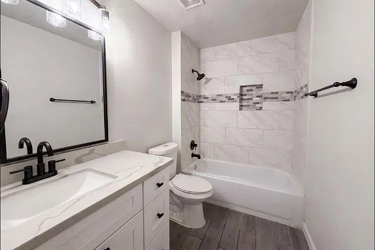 3 bed, 2058 sqft, $1,700 — Photo 2