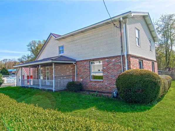 2693 River Rd, Vandergrift, PA 15690