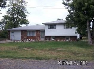 1515 Gonterman St, South Roxana, IL 62087