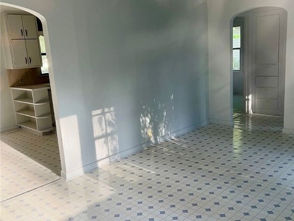 3rd image of 1310 N 33rd St