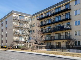 8600 Waukegan Rd UNIT 104E, Morton Grove, IL 60053