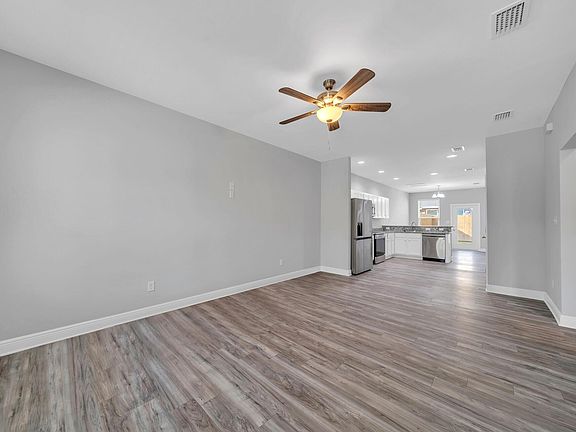 3rd image of 942 Ashley Ln #B