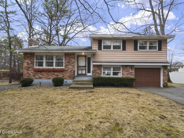 23 Scotch Pine Drive, Voorheesville, NY 12186