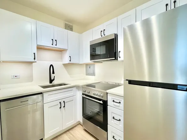 2400 N Lakeview Ave, Chicago, IL